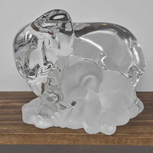 Lenox Crystal Elephant with satin baby - Picture 1 of 11